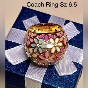 Coach Flower Power Ring Gold-tone Cut-out Enamel/crystals Sz 6.5 EUC Pastels